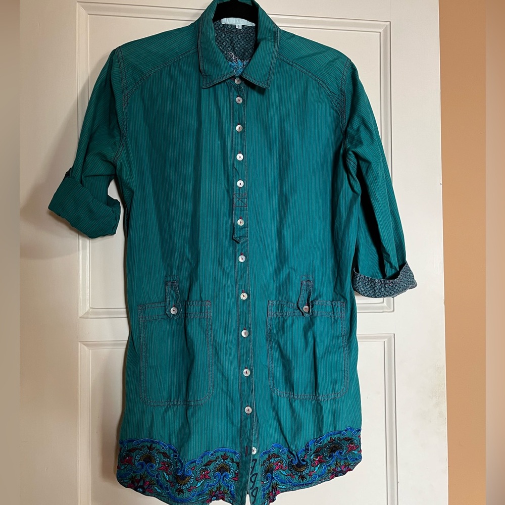 Johnny Was 3 J brand. Cotto. Tunic top perfect to wear with leggings and boots.